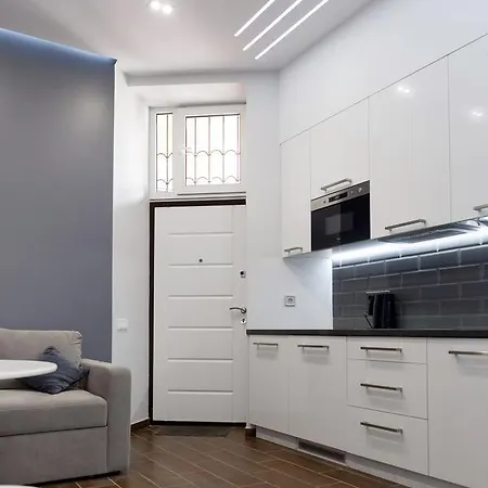 Apartment Exciting Fireplace *